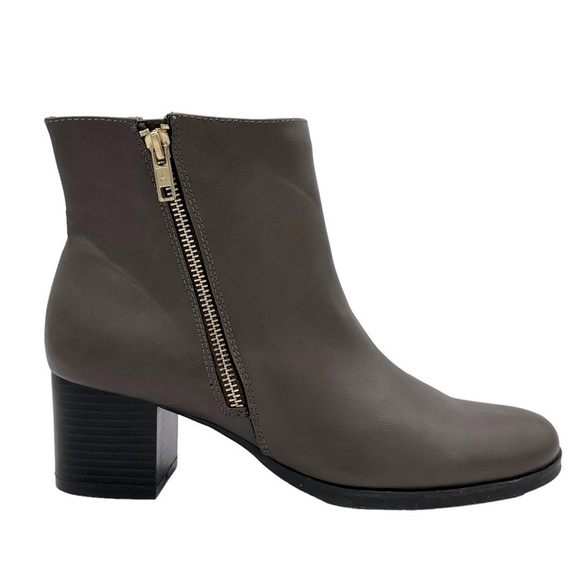 NEW AEROSOLES Boomerang Ankle Booties Exposed Side Zipper in Mushroom Size 9 - Picture 1 of 6